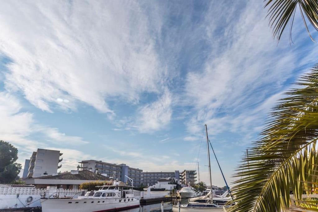 Piso De 2 Habitaciones, 3 Piscinas Y Cerca Del Mar Росес Екстер'єр фото